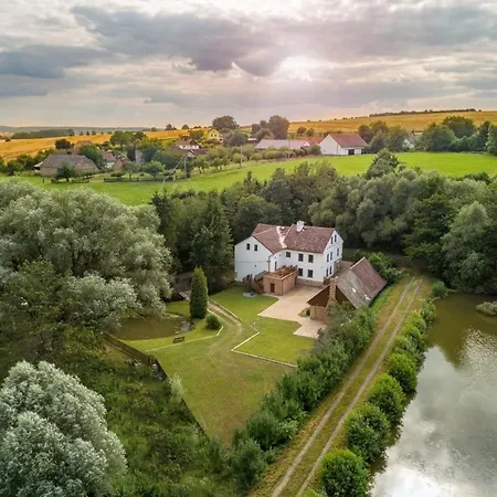 Buskovsky Mlyn 1580 Dolní Bousov