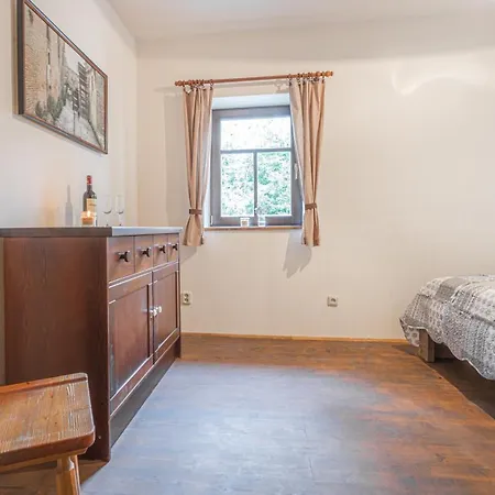 Buskovsky Mlyn 1580 Penzion Dolní Bousov