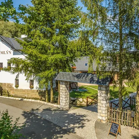 Buskovsky Mlyn 1580 3*