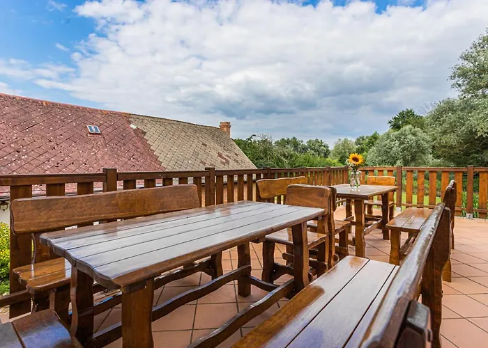 Buskovsky Mlyn 1580 Konukevi Dolní Bousov