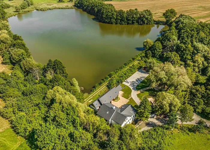 Buskovsky Mlyn 1580 Konukevi Dolní Bousov